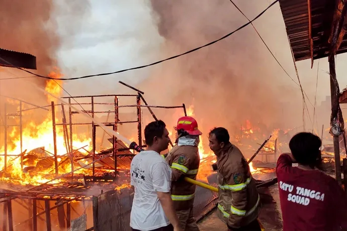 Kebakaran Hanguskan 11 Rumah di Palangka Raya, Kerugian Diperkirakan Rp1 Miliar
