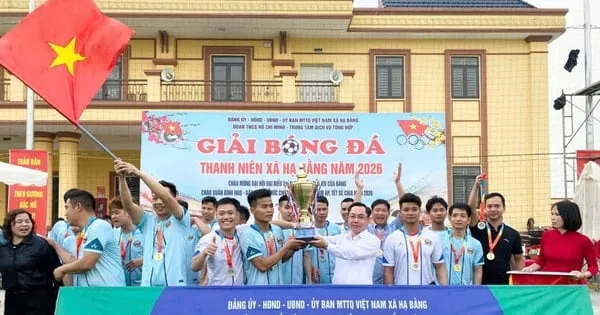 Desa Muc Uyen 1 Juara Turnamen Sepak Bola Pemuda Ha Bang