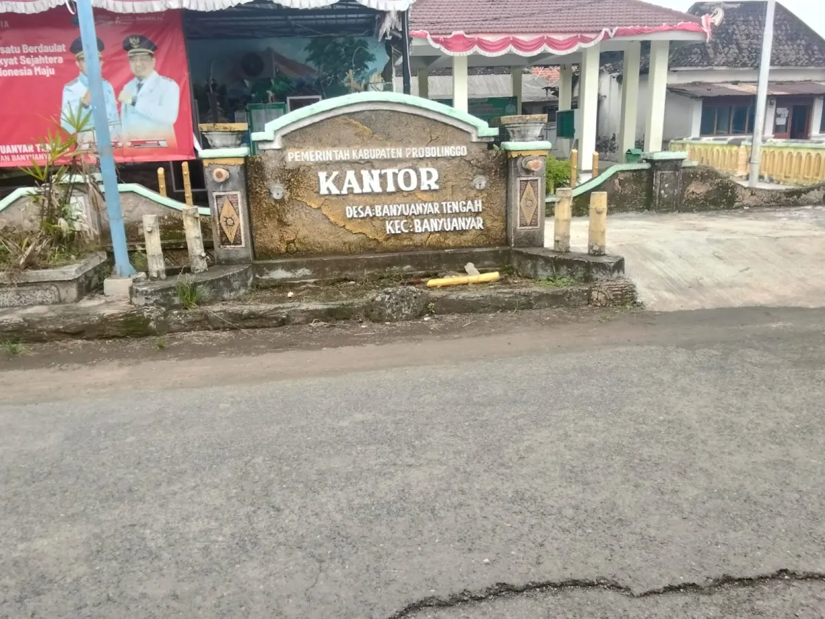 Dugaan Rangkapan Jabatan Perangkat Desa Banyuanyar Tengah Memicu Keberatan Warga