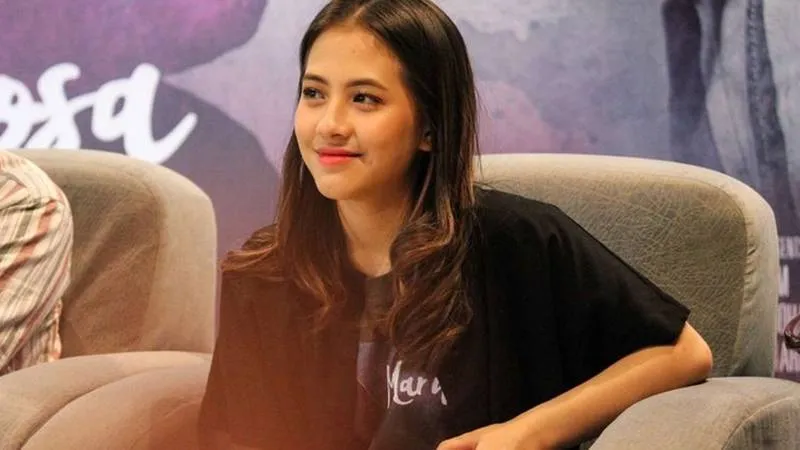 Adhisty Zara Utamakan Keluarga dan Pendidikan dalam Hubungan