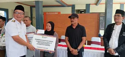 Pemkab Gresik Salurkan Bantuan Sosial untuk Korban Konflik di Panceng