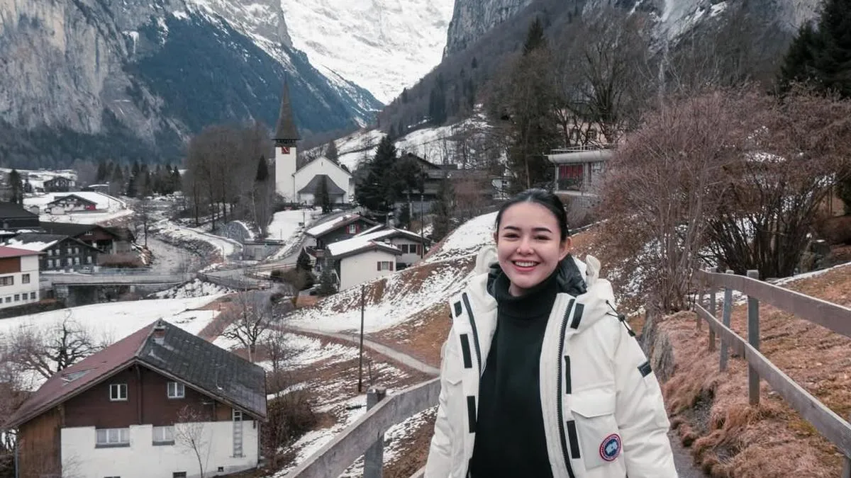 Gaya Stylish Amanda Manopo Saat Liburan Musim Dingin di Eropa