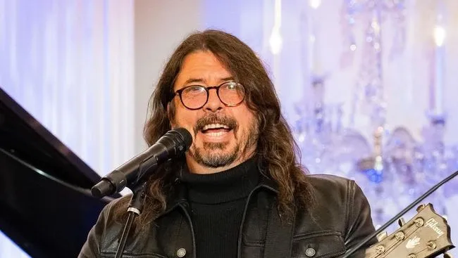 Dave Grohl Terkejut Putrinya Teken Kontrak Rekaman Secara Mandiri