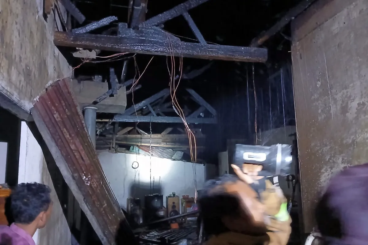 Kebakaran Melanda Tiga Rumah di Tegalwatu, Probolinggo