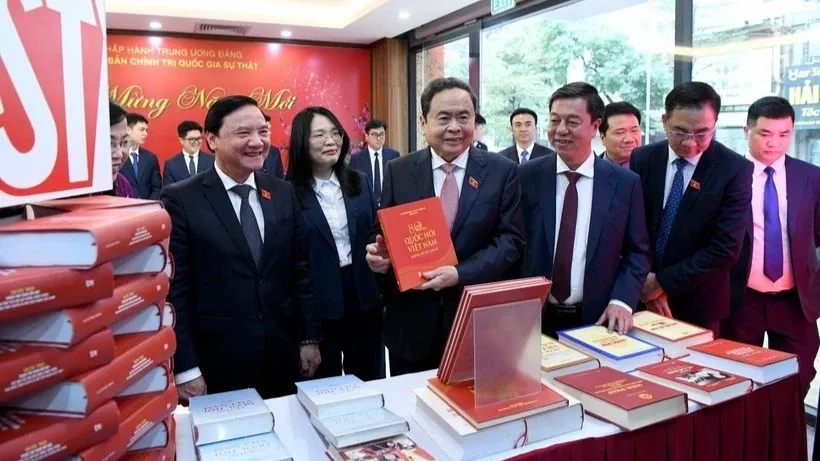 Majelis Nasional Perkenalkan 51 Undang-Undang Baru untuk Dukung Inovasi dan Pembangunan