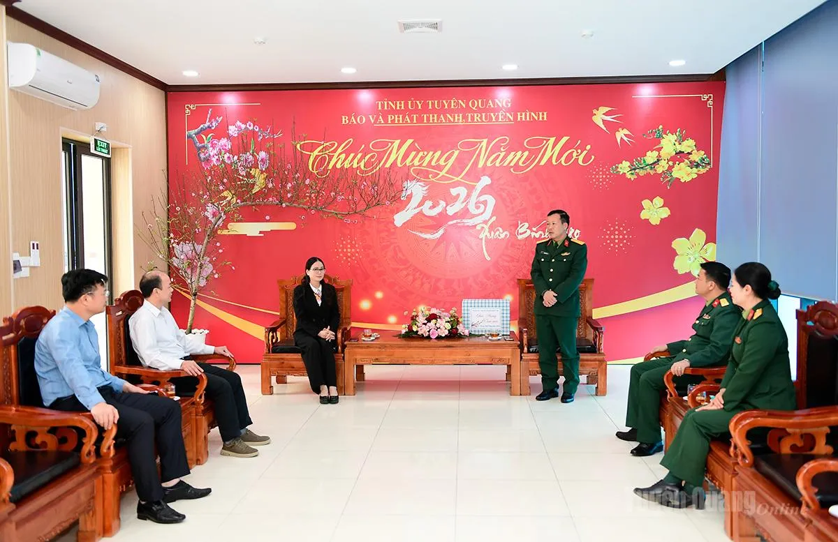 Resimen 148 Sambangi Tuyen Quang, Ucapkan Selamat Tahun Baru Imlek