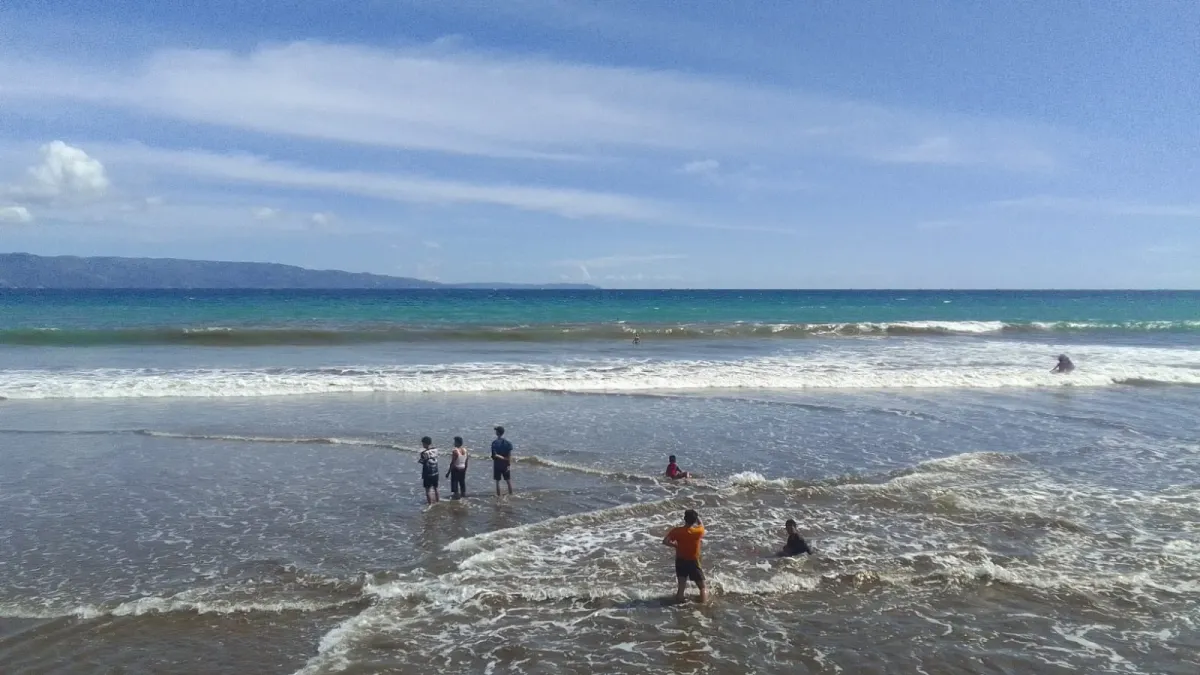 Dua Remaja Terseret Arus di Pantai Karangnaya, Satu Hilang