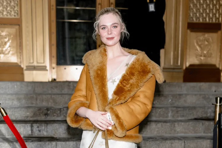 Gaya Fashion Selebriti di Show Coach Fall 2026