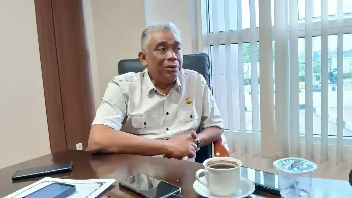 Agus Priyanggodo: Ketua DPRD Banyumas dengan Hobi Menangkap Ikan di Sungai