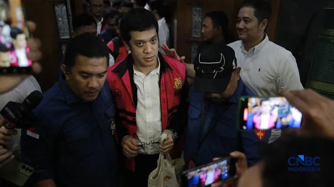 Vonis 9 Terdakwa Kasus Korupsi Minyak: Hukuman 9 hingga 15 Tahun Penjara