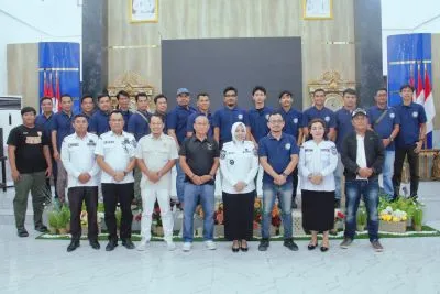 Bupati Labuhanbatu Lepas Tim News Room FC Menuju Porwasu 2026
