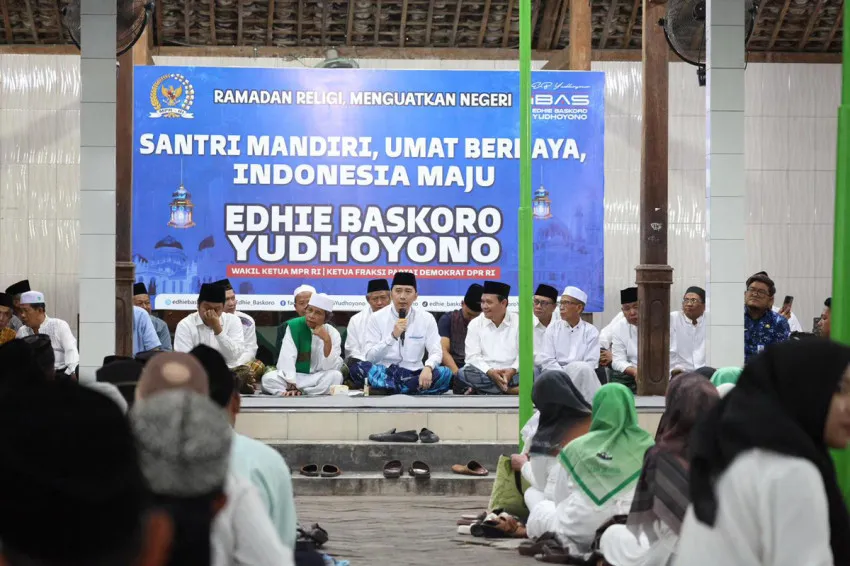 Peran Santri dalam Memperkuat Persatuan dan Pemberdayaan Masyarakat