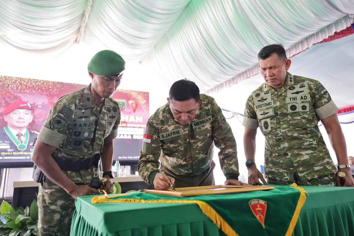Menhan Tinjau Yonif TP 892, Tekankan Kesiapan Tempur dan Kontribusi Sosial