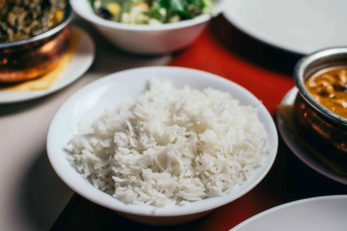 Pria Afrika Minta Nasi Padang di Kafe Kantor