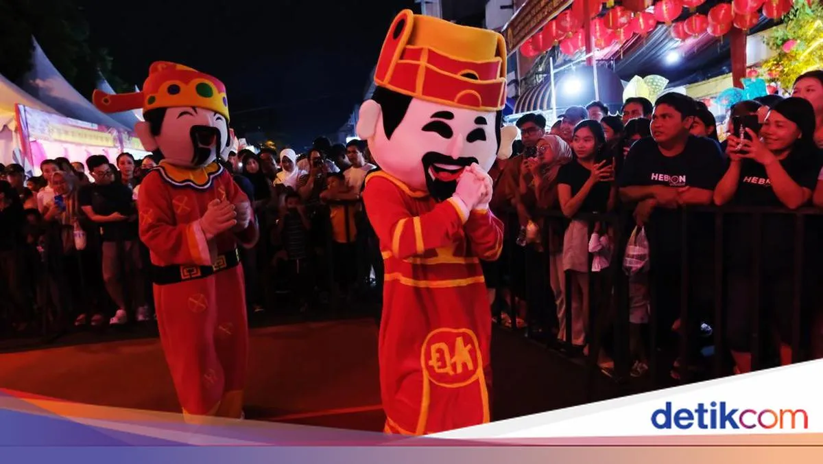 Pembukaan Festival Cap Go Meh Pontianak Dimeriahkan Boneka Chai Sin Ya
