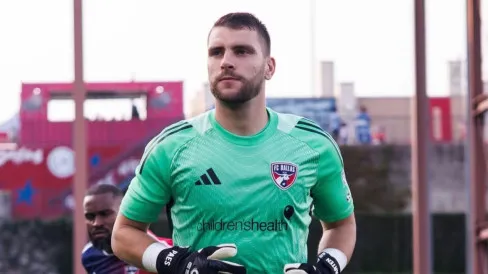Maarten Paes Berpeluang Debut di Ajax Setelah Cedera Kiper Utama
