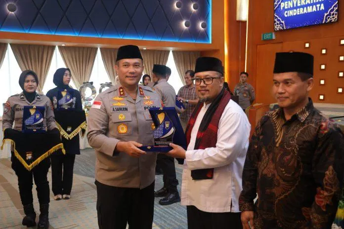 Kapolda Kepri Hadiri Silaturahmi dan Pengukuhan Da’i Kamtibmas di Batam