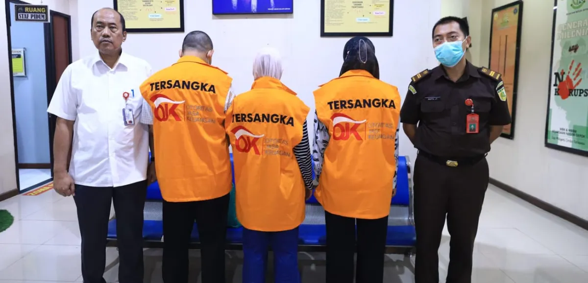 OJK Serahkan Berkas Perkara dan Tersangka Tindak Pidana Perbankan ke JPU