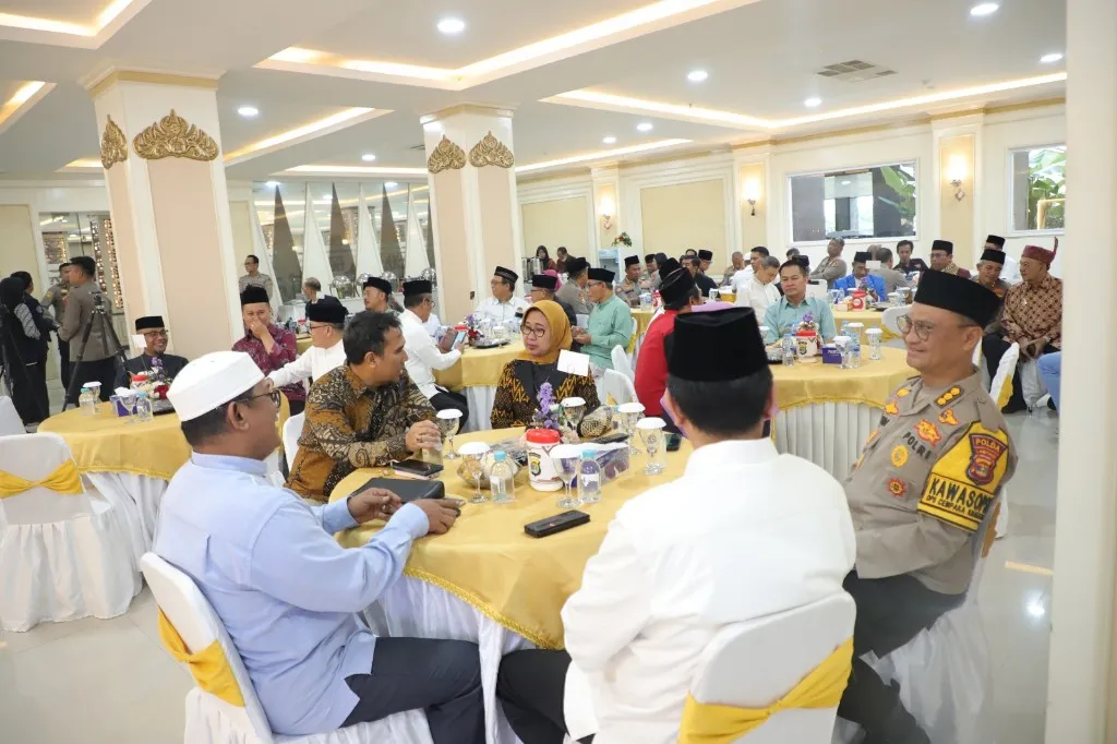 Rektor Unila Hadiri Acara Buka Puasa Bersama Forkopimda Lampung