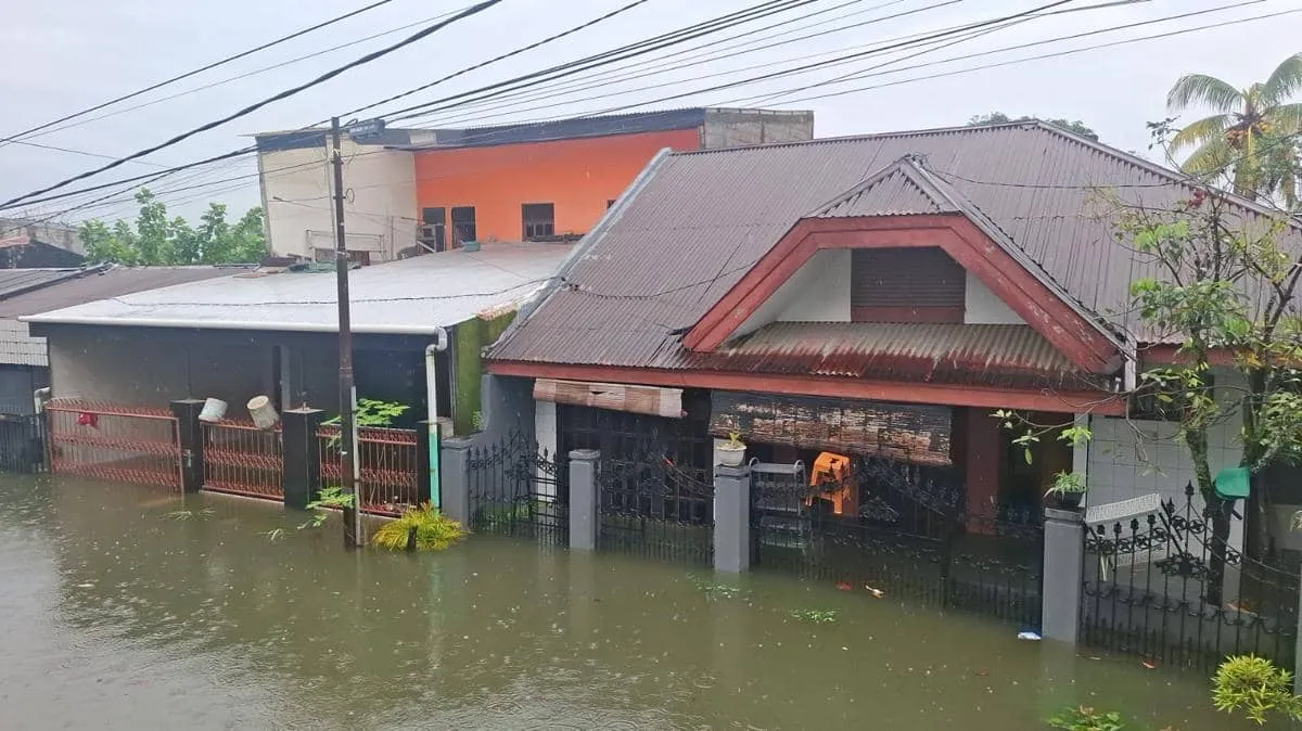 Pengungsi Banjir di Makassar Meningkat Menjadi 878 Jiwa