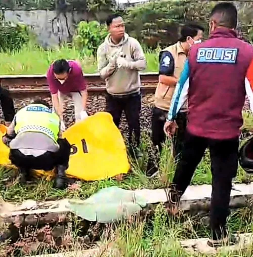 Tiga Remaja Perempuan Tewas Tertabrak Kereta Saat Merekam Video
