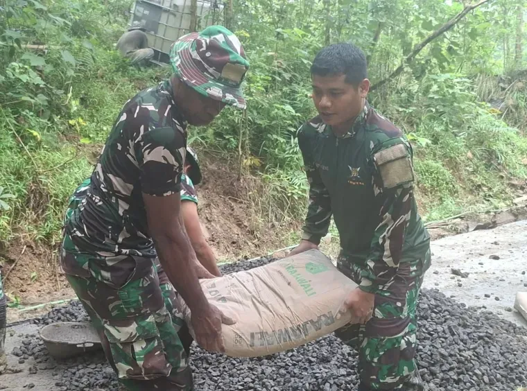 Koptu Agus Tunjukkan Teladan Kepemimpinan di TMMD Reguler Ke-127