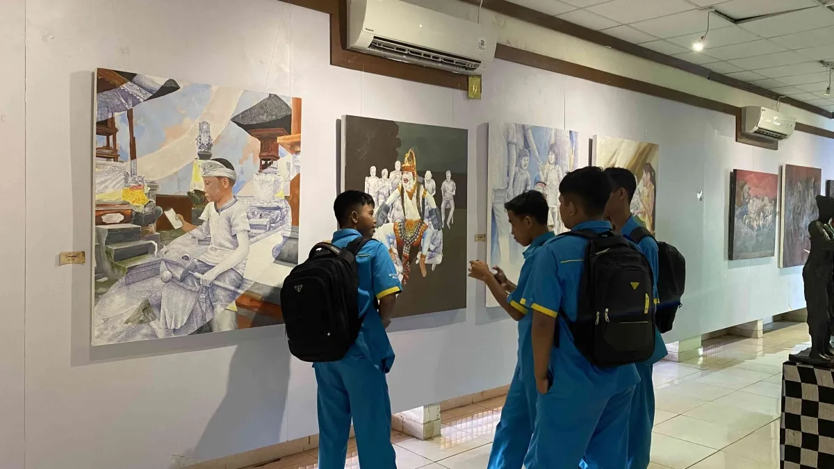 Pameran Seni 'Peta Tanpa Arah' oleh Mahasiswa Undiksha: Ekspresi dan Apresiasi Karya Muda
