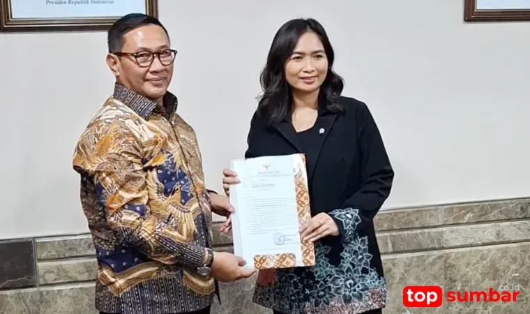 Kemenpar Dukung Peringatan 100 Tahun Jam Gadang di Bukittinggi