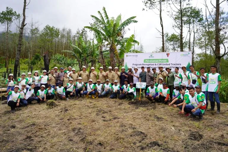 PT United Tractors Perkuat Ketahanan Masyarakat Lereng Arjuno Melalui Program Desa UniTy