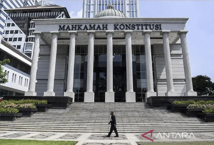 Advokat Gugat Larangan Keluarga Presiden Maju di Pilpres
