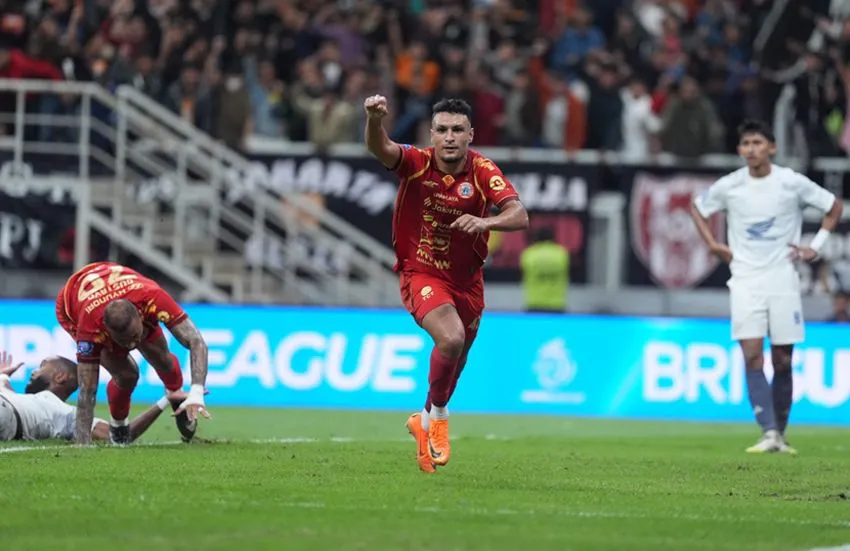 Persija Pertahankan Posisi di Papan Atas, Duo Timnas Masih Berjuang Adaptasi