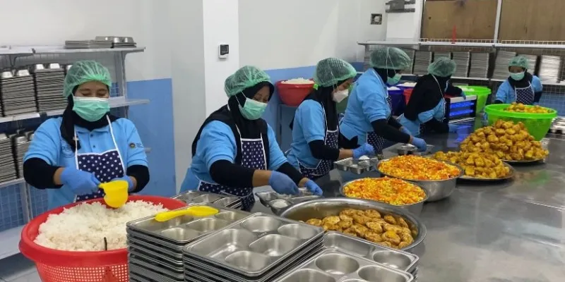 DPR Tegaskan Program Makan Bergizi Gratis Tetap Berjalan Selama Ramadan
