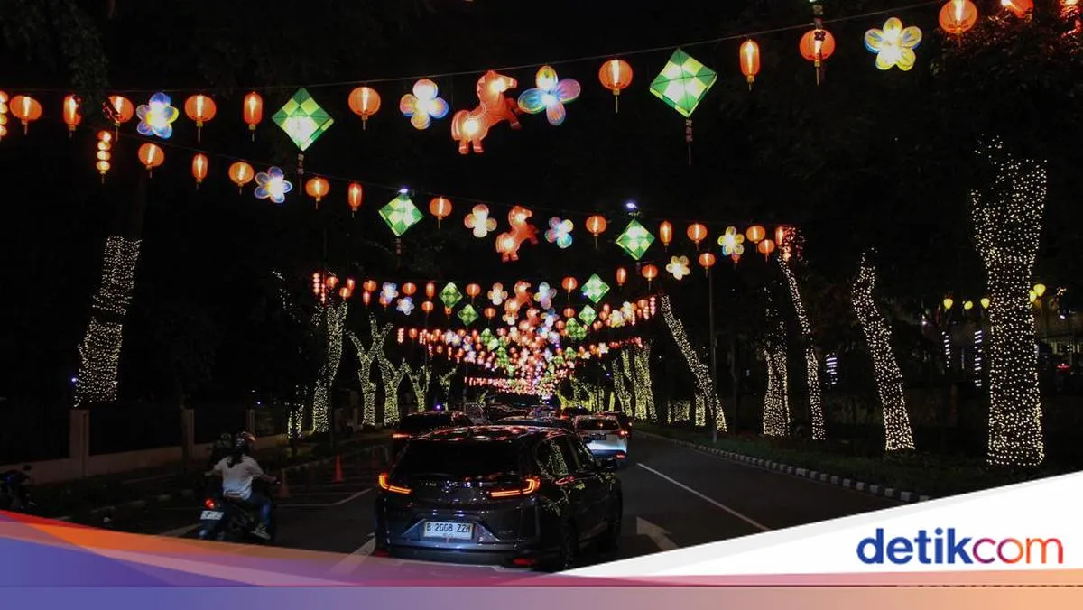 Dekorasi Imlek dan Ramadan Hiasi Lapangan Banteng
