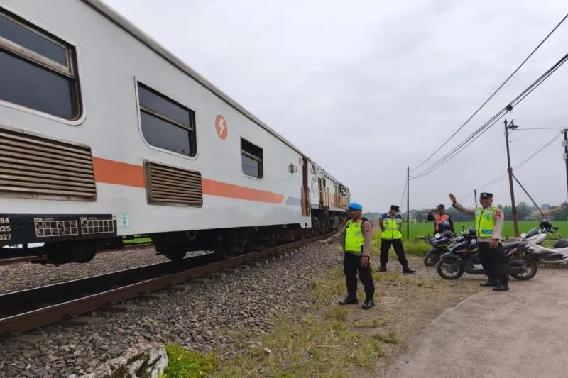 Polres Pemalang Tingkatkan Patroli di Jalur Kereta Api untuk Cegah Kecelakaan