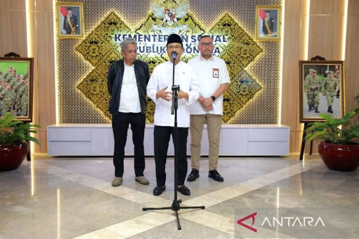 Kemensos Salurkan Bansos untuk Penyintas Bencana di Sumatera