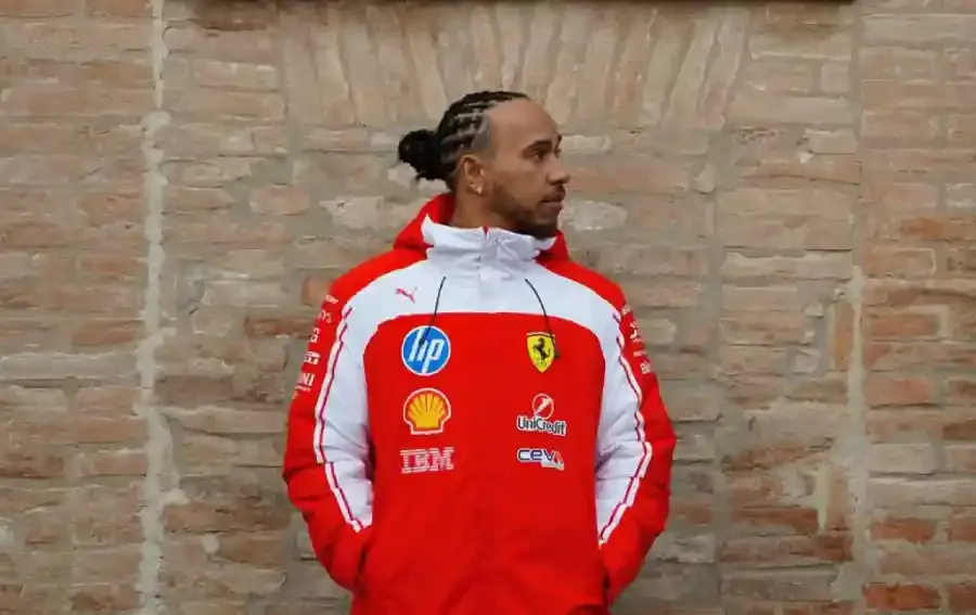 Lewis Hamilton Tegaskan Komitmen Terus Balap di Formula 1