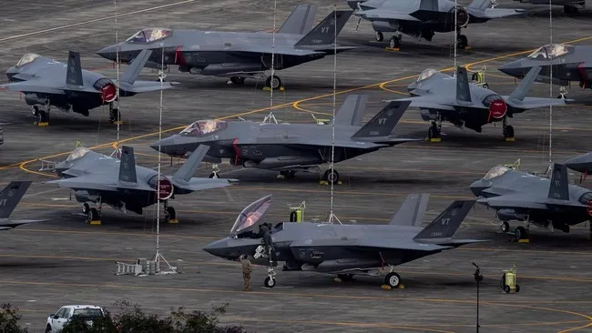 AS Tingkatkan Kehadiran Militer di Timur Tengah, 150 Pesawat Tempur Dikerahkan