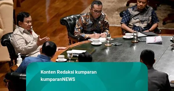 Prabowo Bahas Isu Strategis dan Kesiapan Mudik di Hambalang