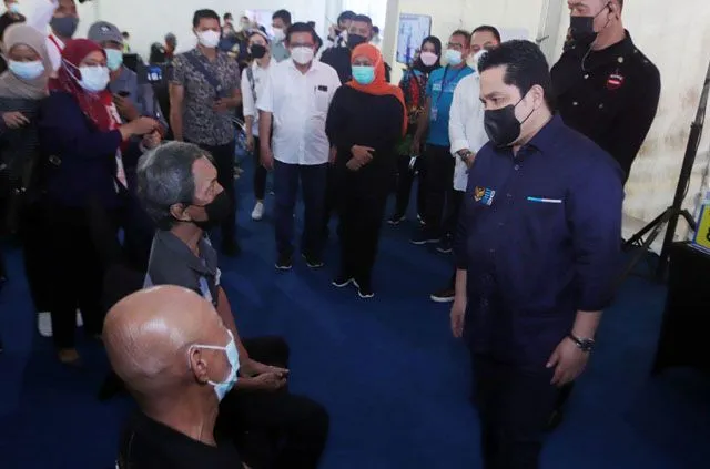 Kementerian BUMN Gelar Sentra Vaksinasi Massal untuk Lansia di Surabaya