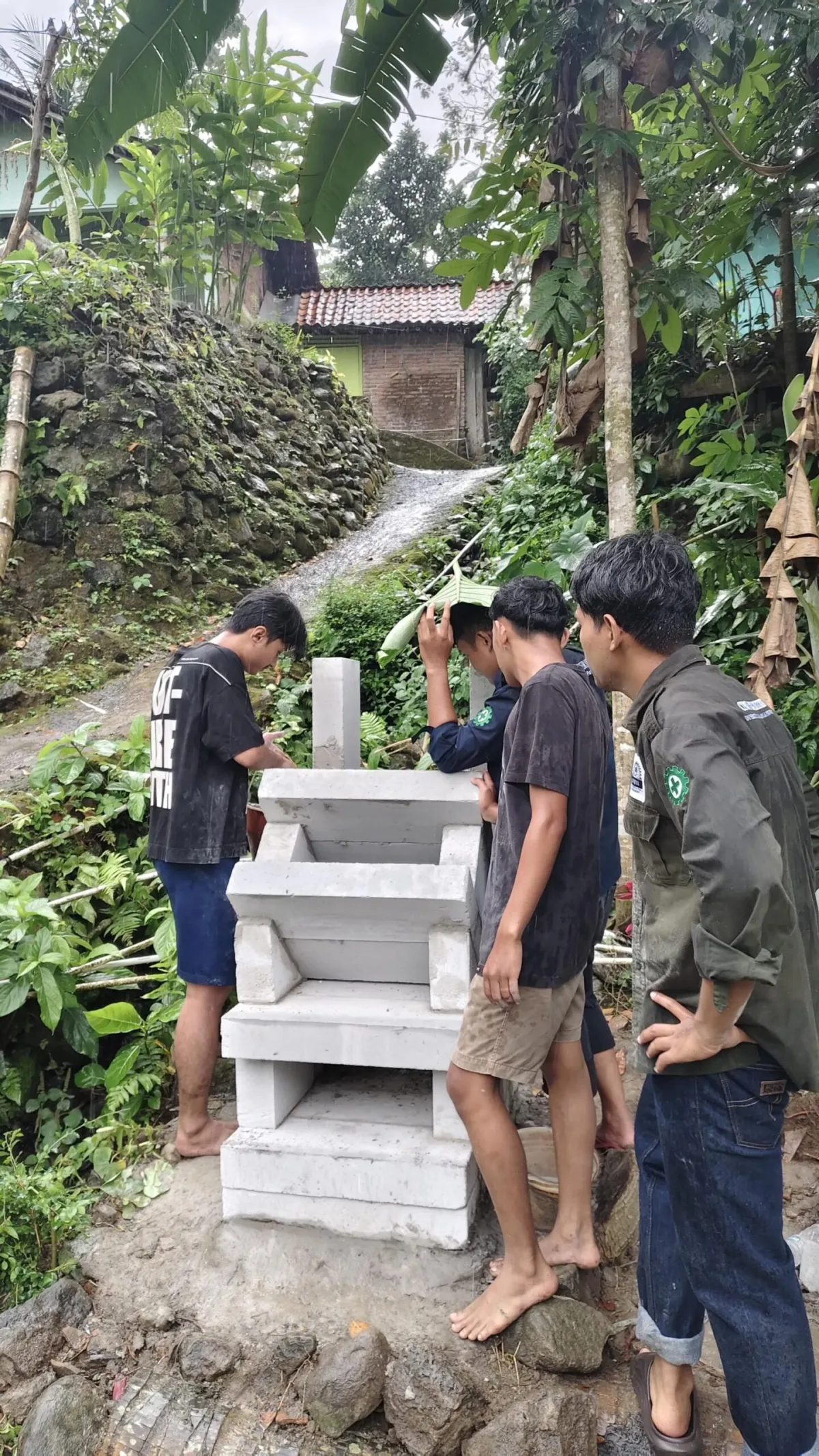 Mahasiswa UMP Kembangkan Rocket Stove untuk Efisiensi Energi di Desa Paningkaban