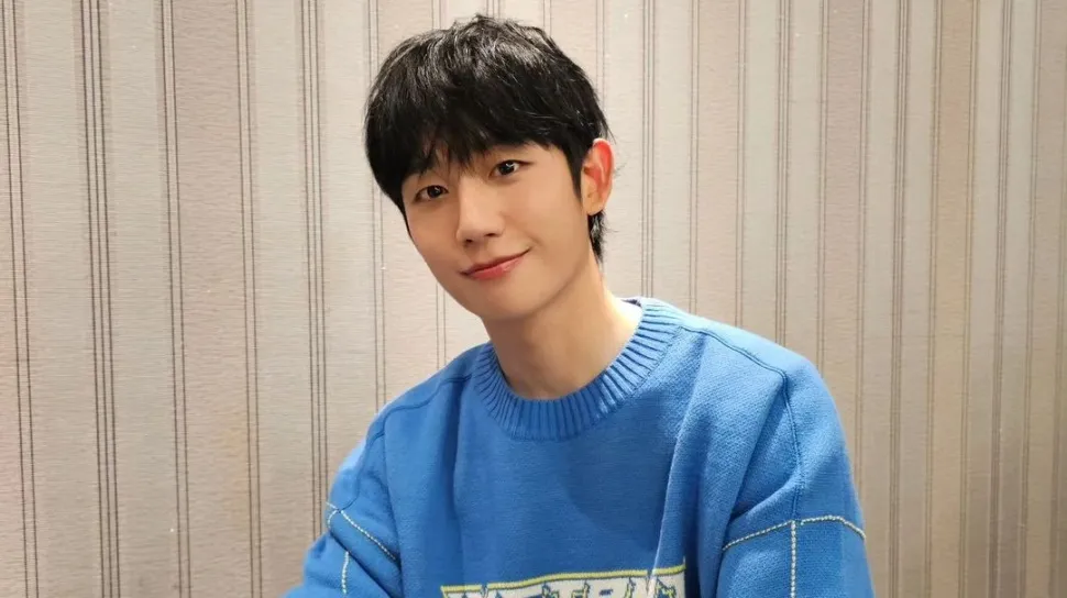 Jung Hae In Dapat Peran Utama di Drama Rom-Com 'Mom's Friend's Son'