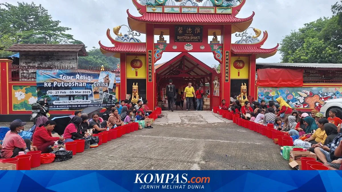 Pengemis Musiman di Vihara Bahtera Bhakti Saat Imlek