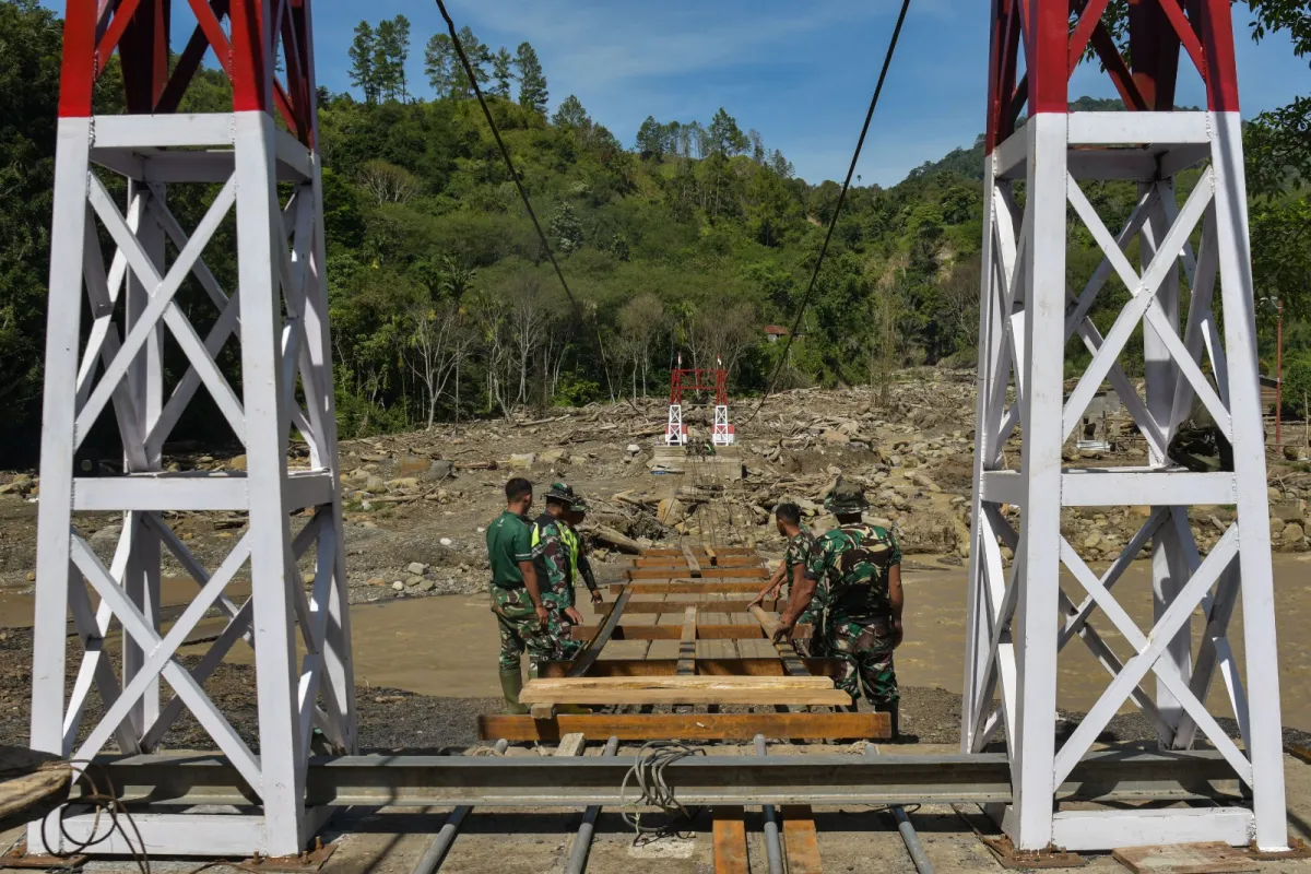 TNI Lanjutkan Pembangunan Jembatan di Aceh Tengah Pasca Bencana