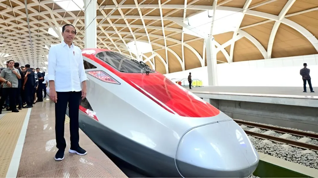 Tantangan Utang Proyek Kereta Cepat Whoosh dan Pertumbuhan Ekonomi Indonesia