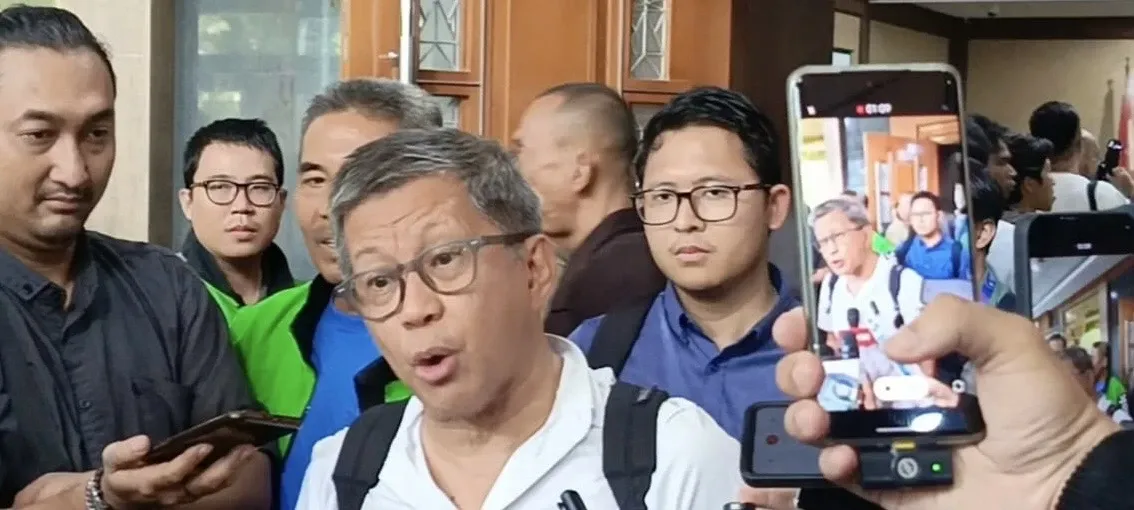 Rocky Gerung: Jaksa Pintar Namun Kesulitan Mengaitkan Fakta di Sidang Nadiem Makarim