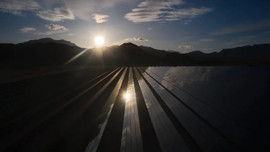 AS Terapkan Tarif Antisubsidi hingga 143% untuk Panel Surya Indonesia