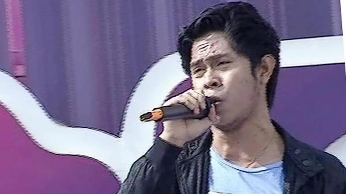 Cakra Khan Menghibur Penonton dengan Lagu 'Harus Terpisah' di inBox SCTV