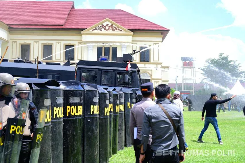 Polda Jambi Gelar Latihan Sispamkota untuk Tingkatkan Kesiapsiagaan Kamtibmas