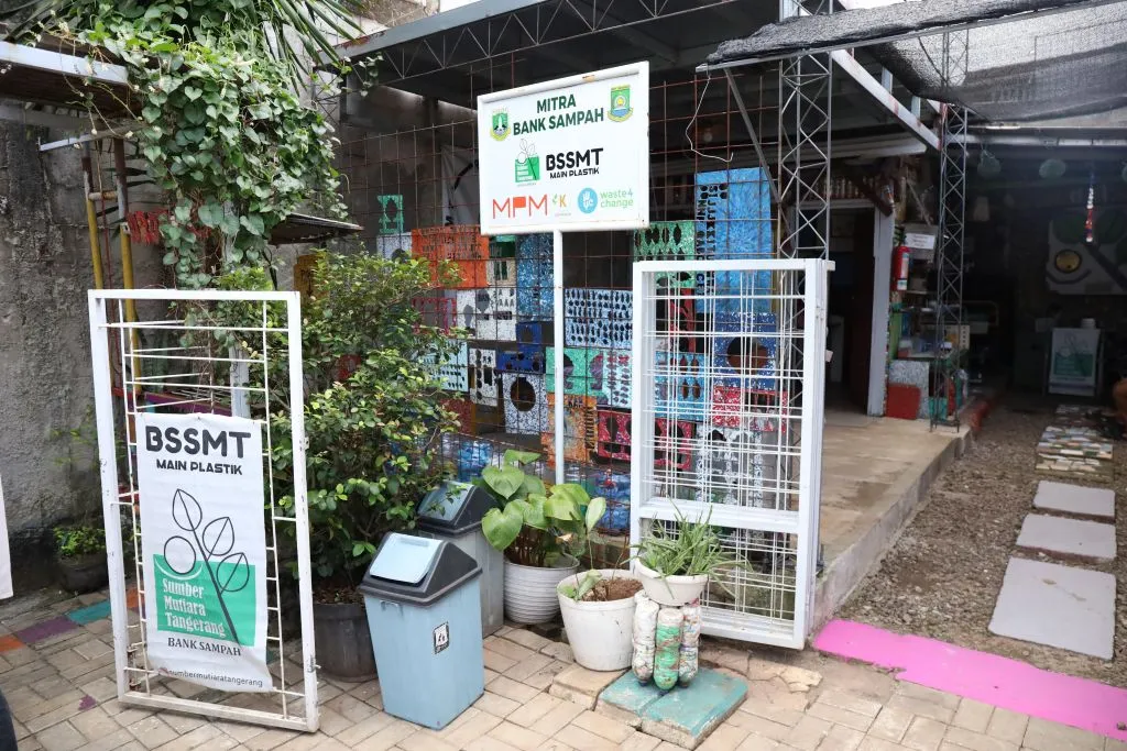 Bank Sampah Sumber Mutiara Raih Penghargaan dalam Pengelolaan Sampah Berbasis Komunitas