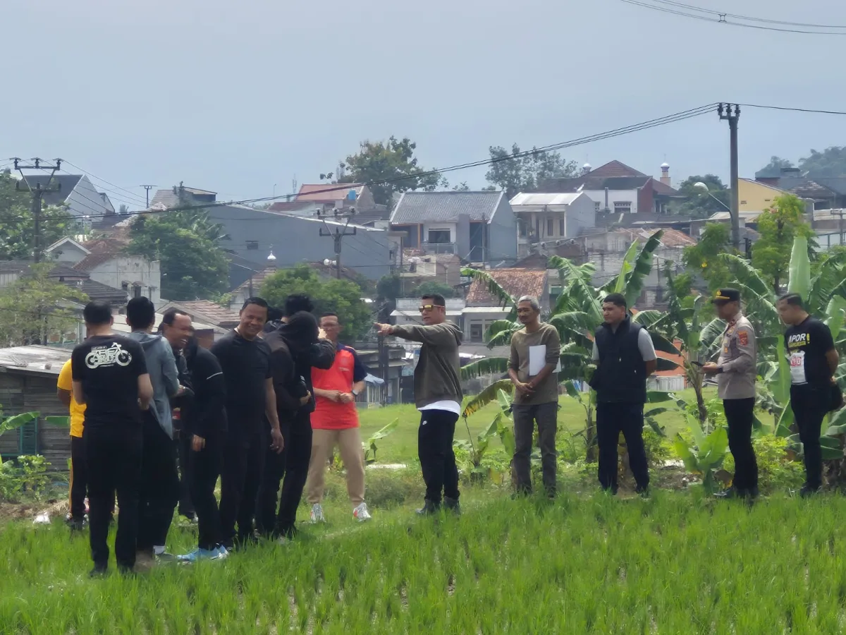 Kapolsek Cangkuang Dampingi Kapolresta Bandung Tinjau Lokasi Pembangunan Green House